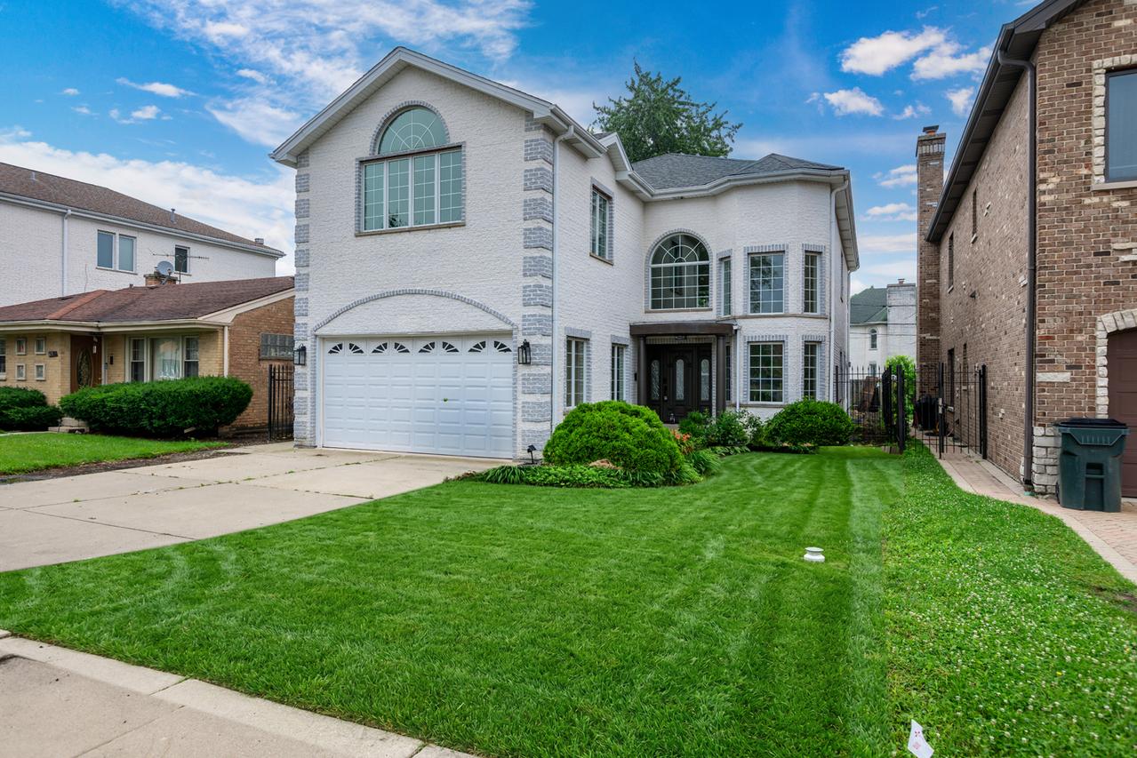 6723 N Harding Ave., Lincolnwood, IL 60712