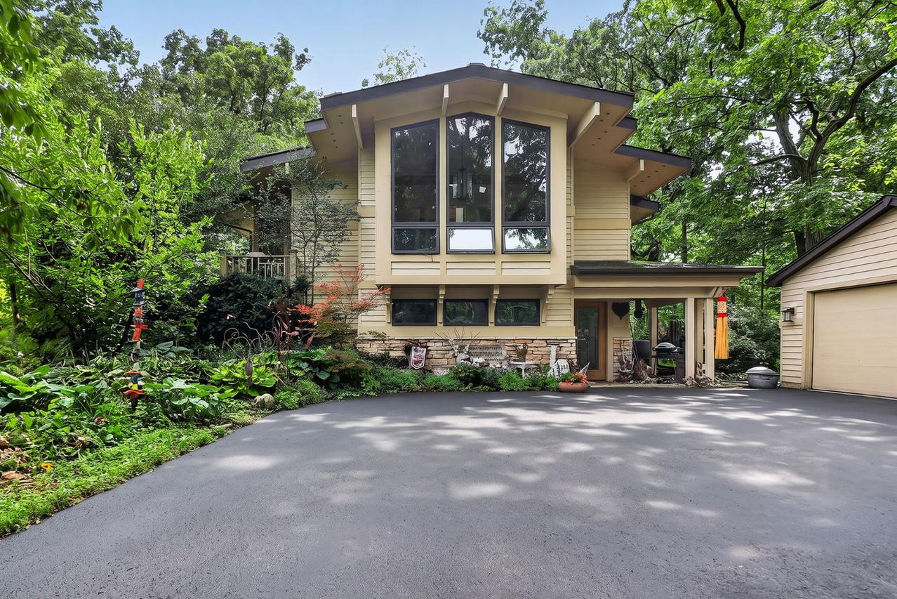 3700 Douglas Rd., Downers Grove, IL 60515