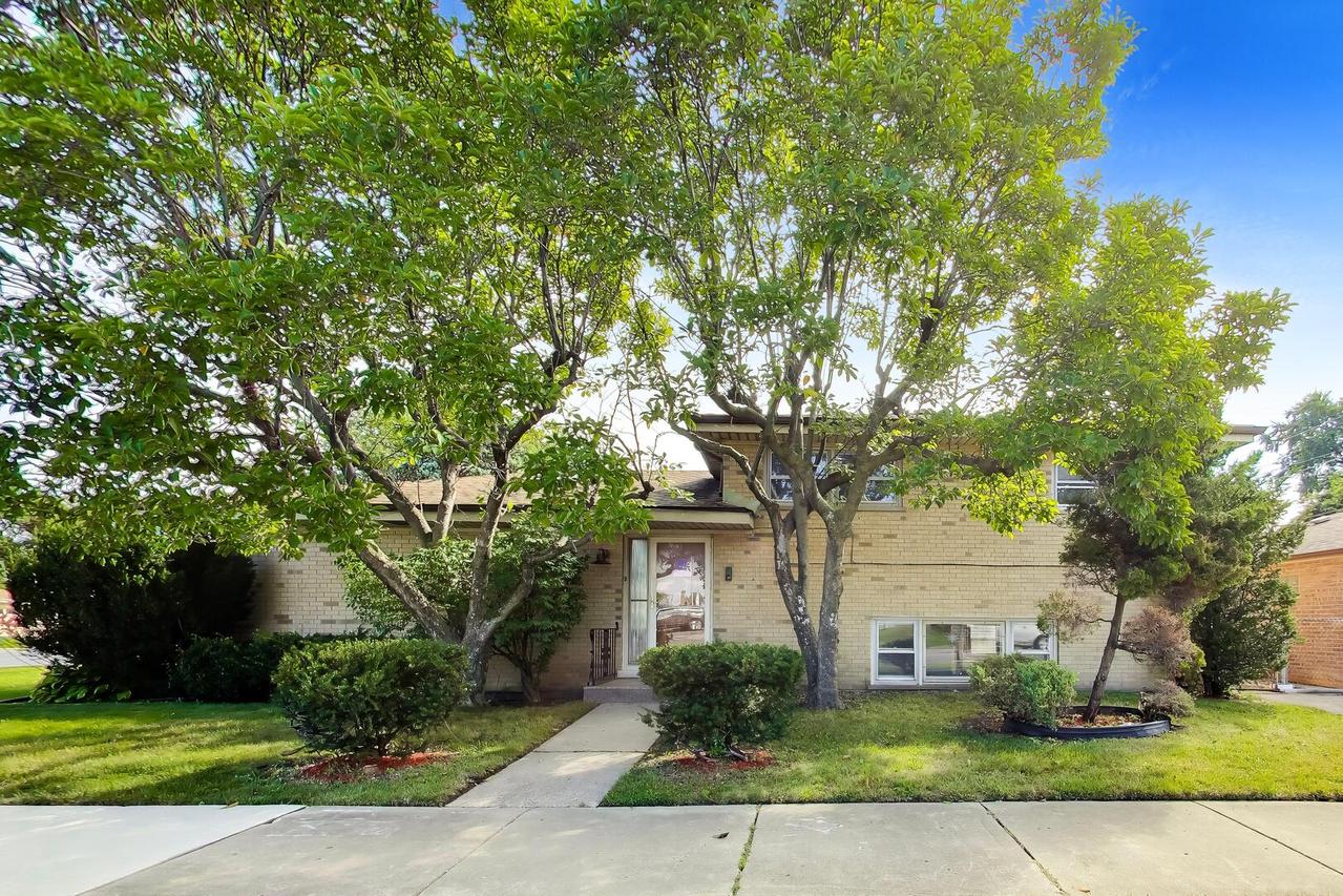 5545 Oakton St., Morton Grove, IL 60053