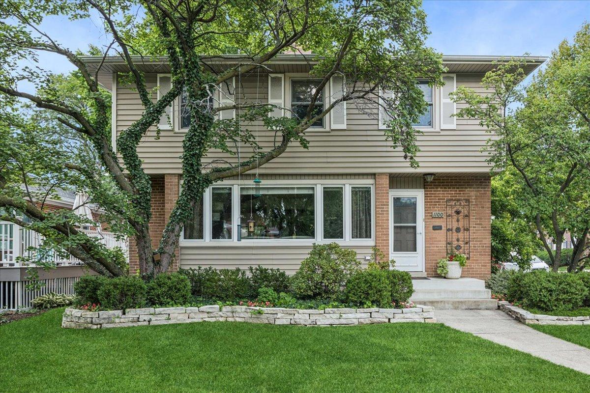 1100 N Oak Park Ave., Oak Park, IL 60302