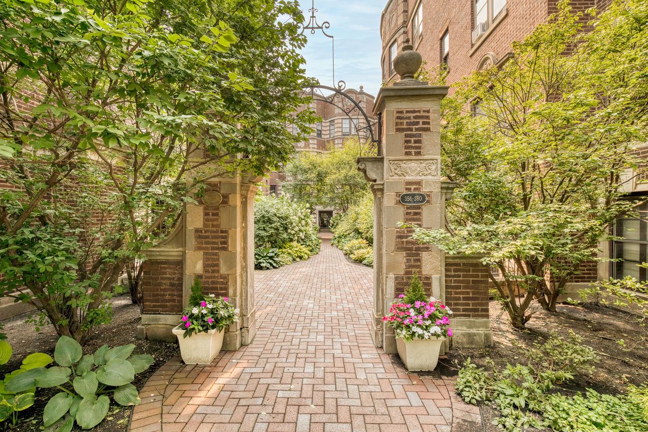356 Ridge Ave. #6-3, Evanston, IL 60202