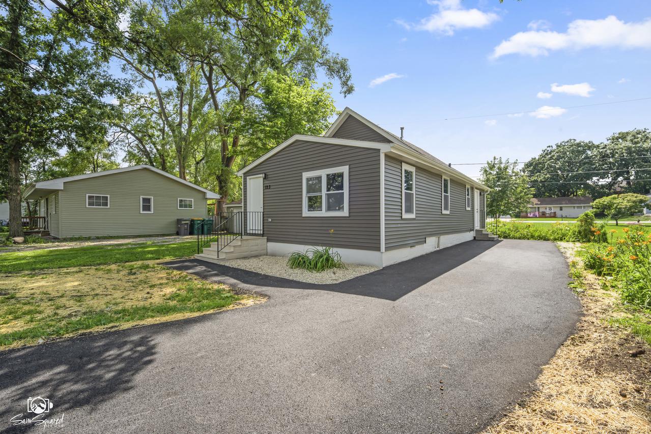 123 Picnic St., Shorewood, IL 60404