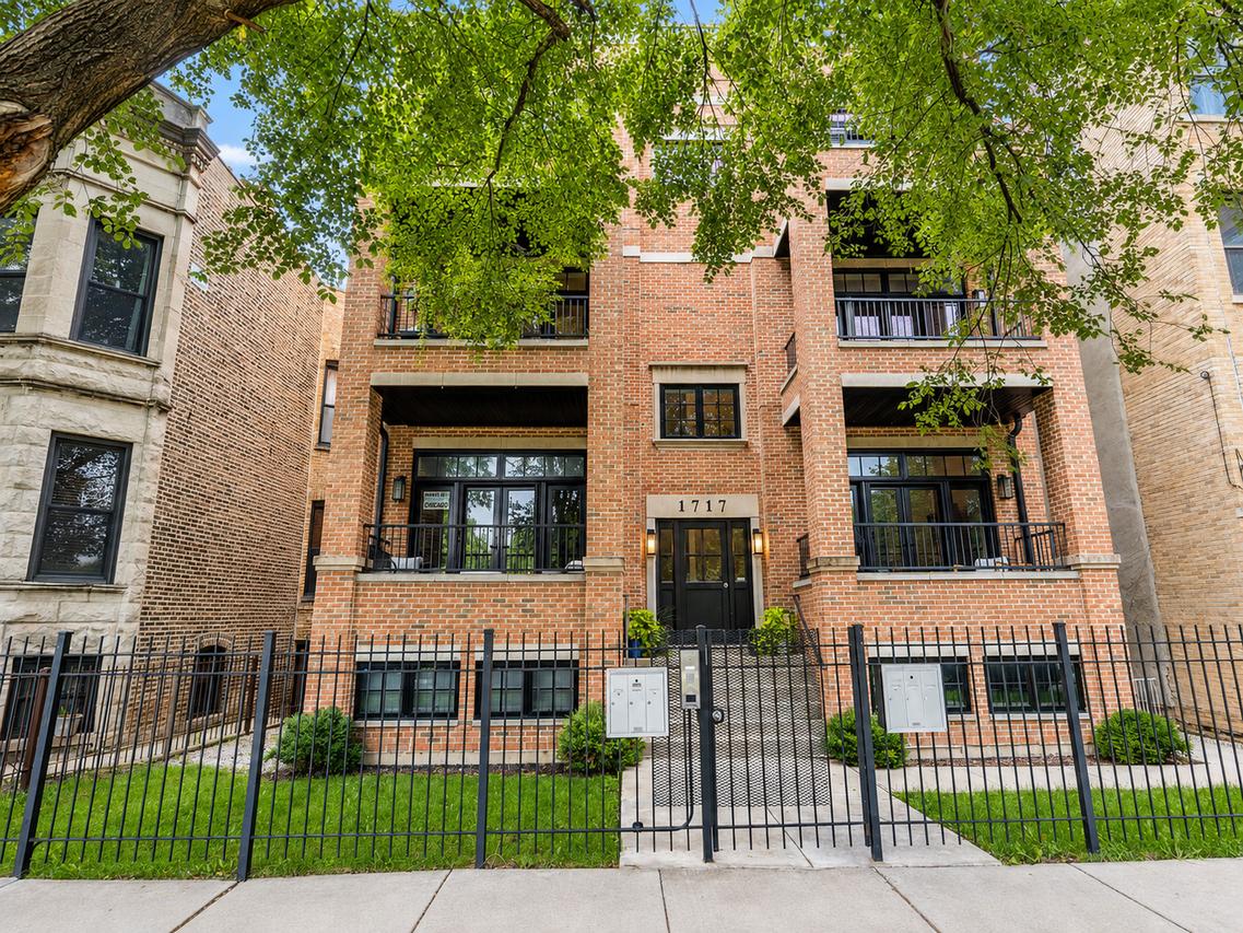 1717 N Humboldt Blvd. #3N, Chicago, IL 60647