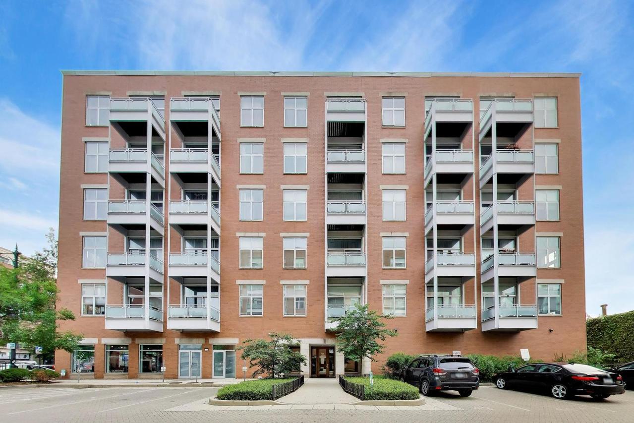 939 W Madison St. #504, Chicago, IL 60607