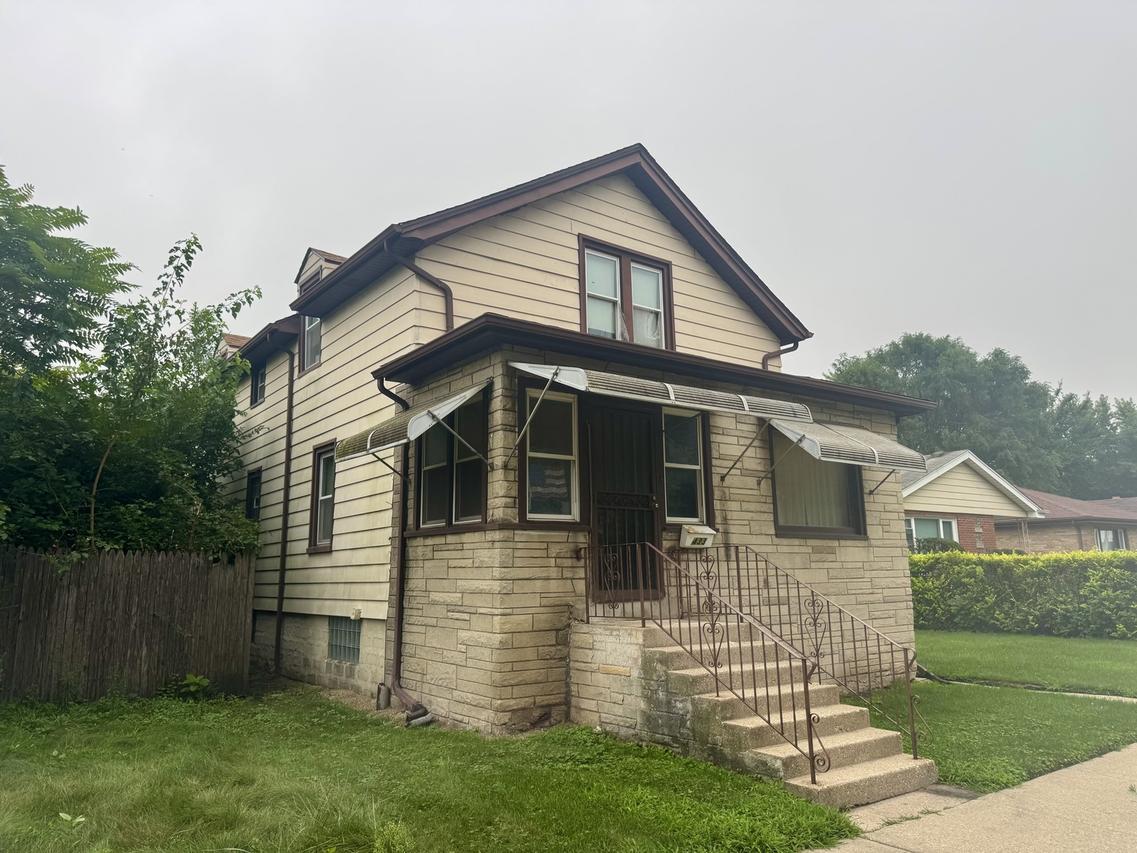 433 Hirsch Ave., Calumet City, IL 60409