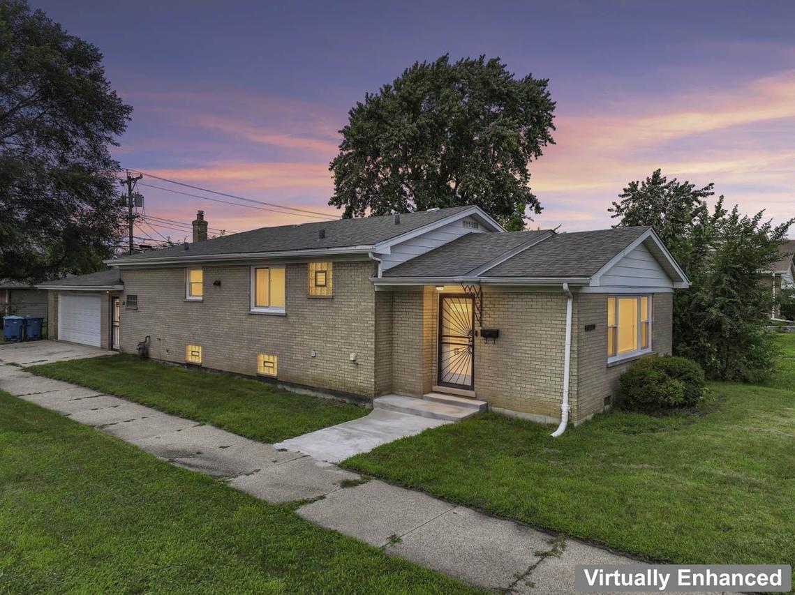 524 Hirsch Ave., Calumet City, IL 60409