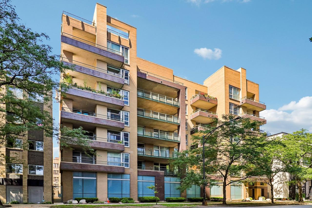 5430 N Sheridan Rd. #504, Chicago, IL 60640