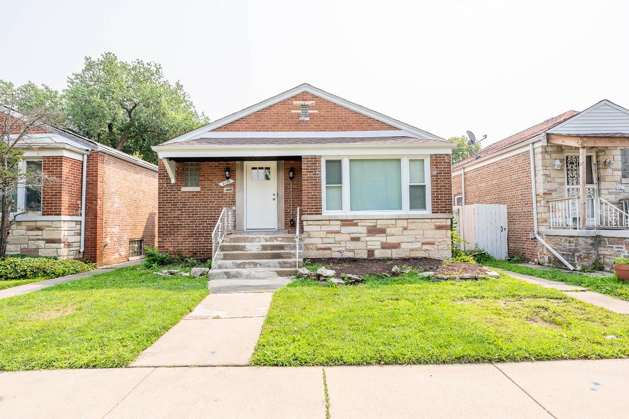 8155 S Essex Ave., Chicago, IL 60617