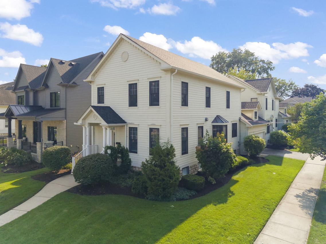 605 S Main St., Naperville, IL 60540