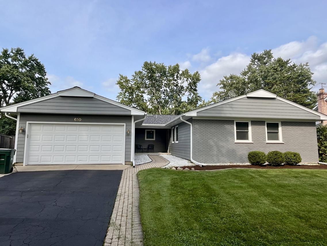 650 Twisted Oak Ln., Buffalo Grove, IL 60089