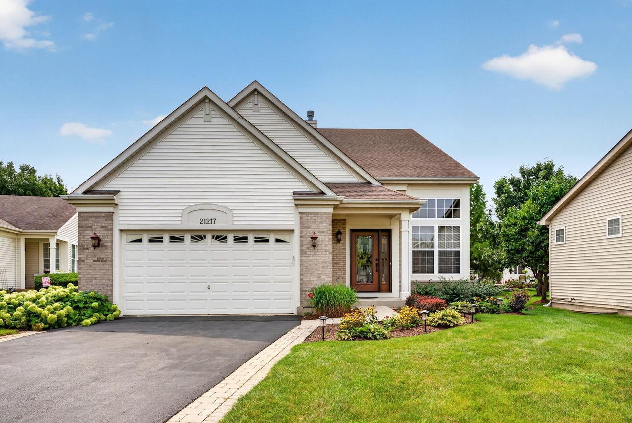 21217 Prince Lake Ct., Crest Hill, IL 60403