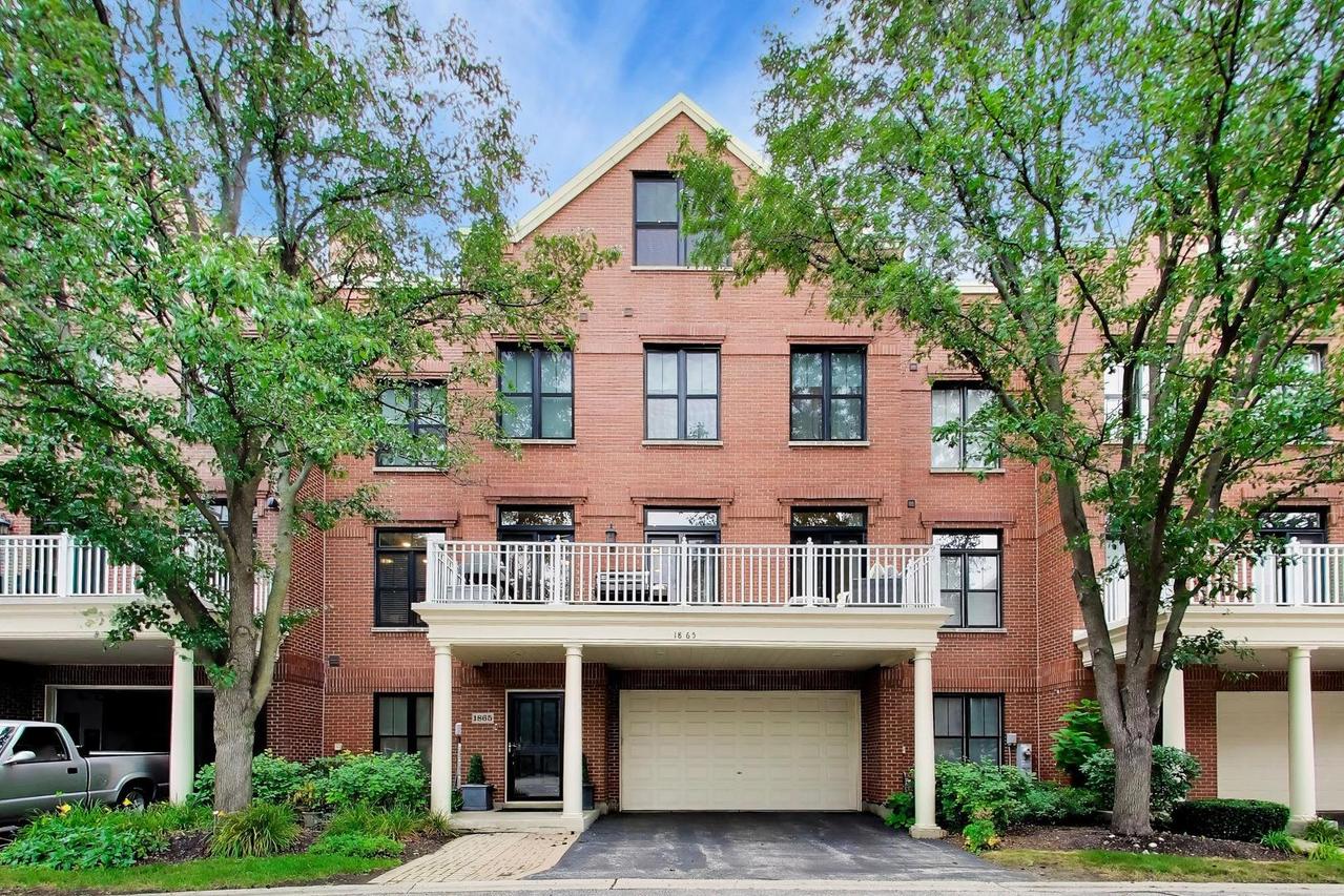 1865 Admiral Ct. #92, Glenview, IL 60026