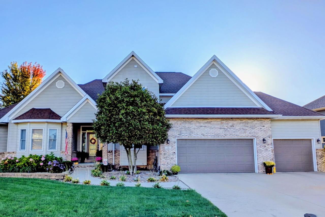 20 Knollbrook Ct., Bloomington, IL 61705