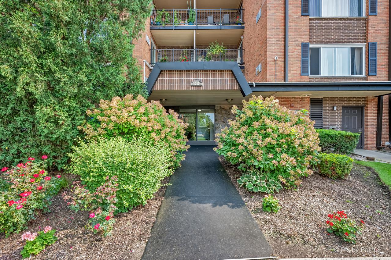 1217 S Old Wilke Rd. #303, Arlington Heights, IL 60005