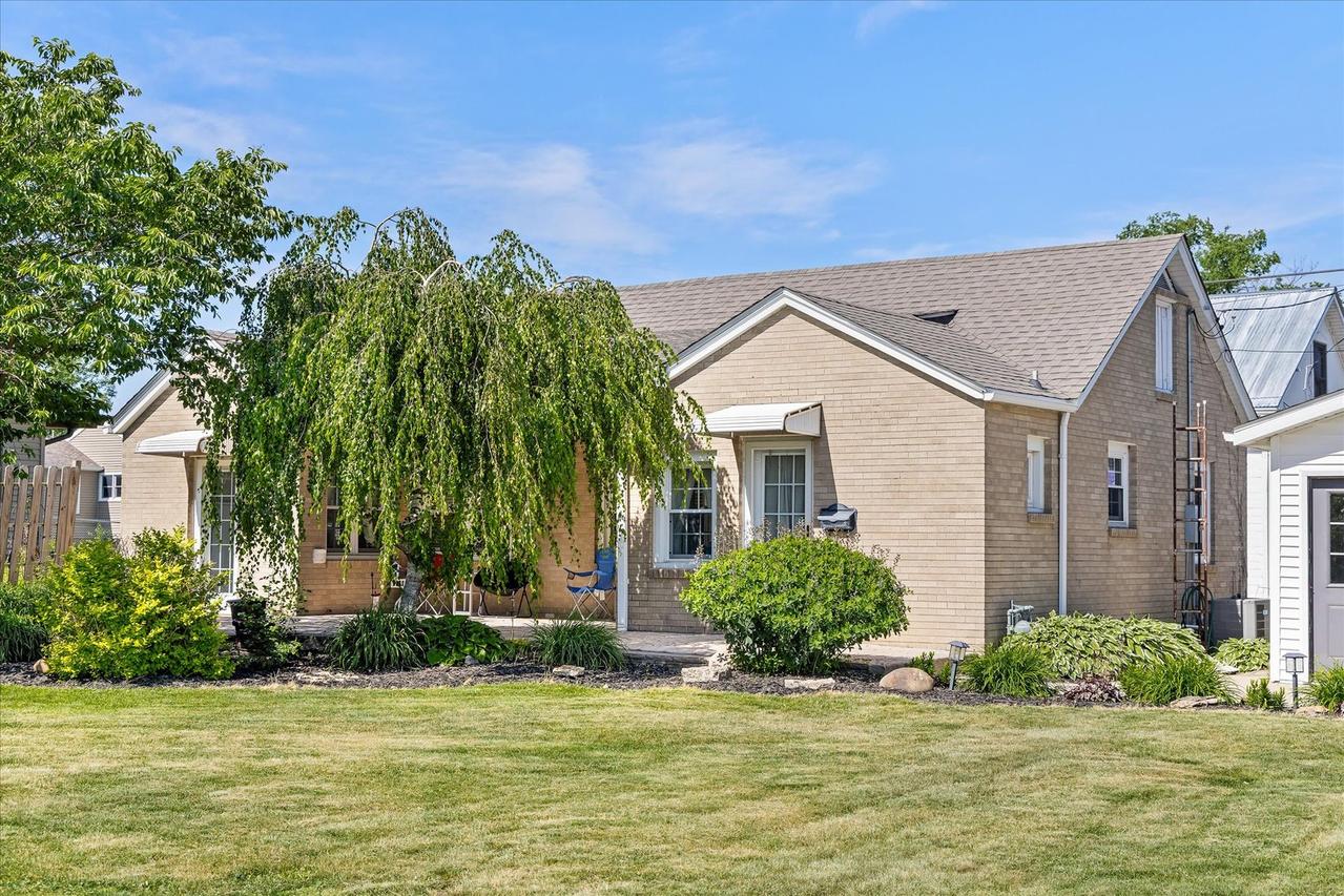 309 23rd Ave., Naplate, IL 61350