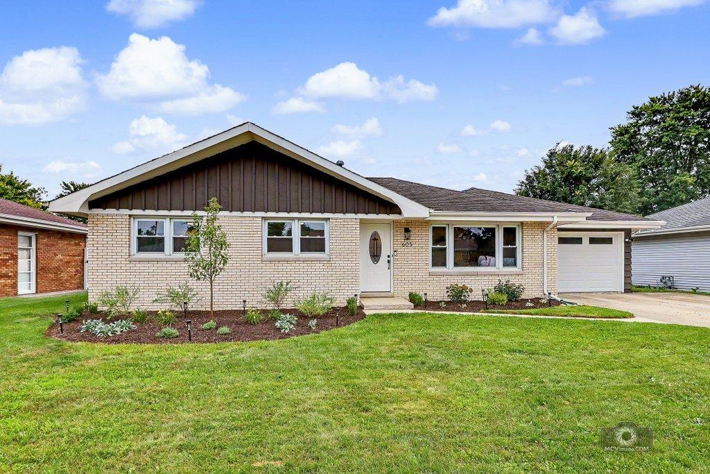605 Gloria St., Lockport, IL 60441