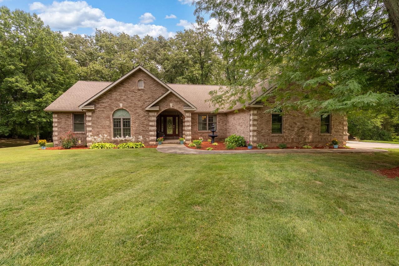 8804 Deangelo Ln., Benton, IL 62812