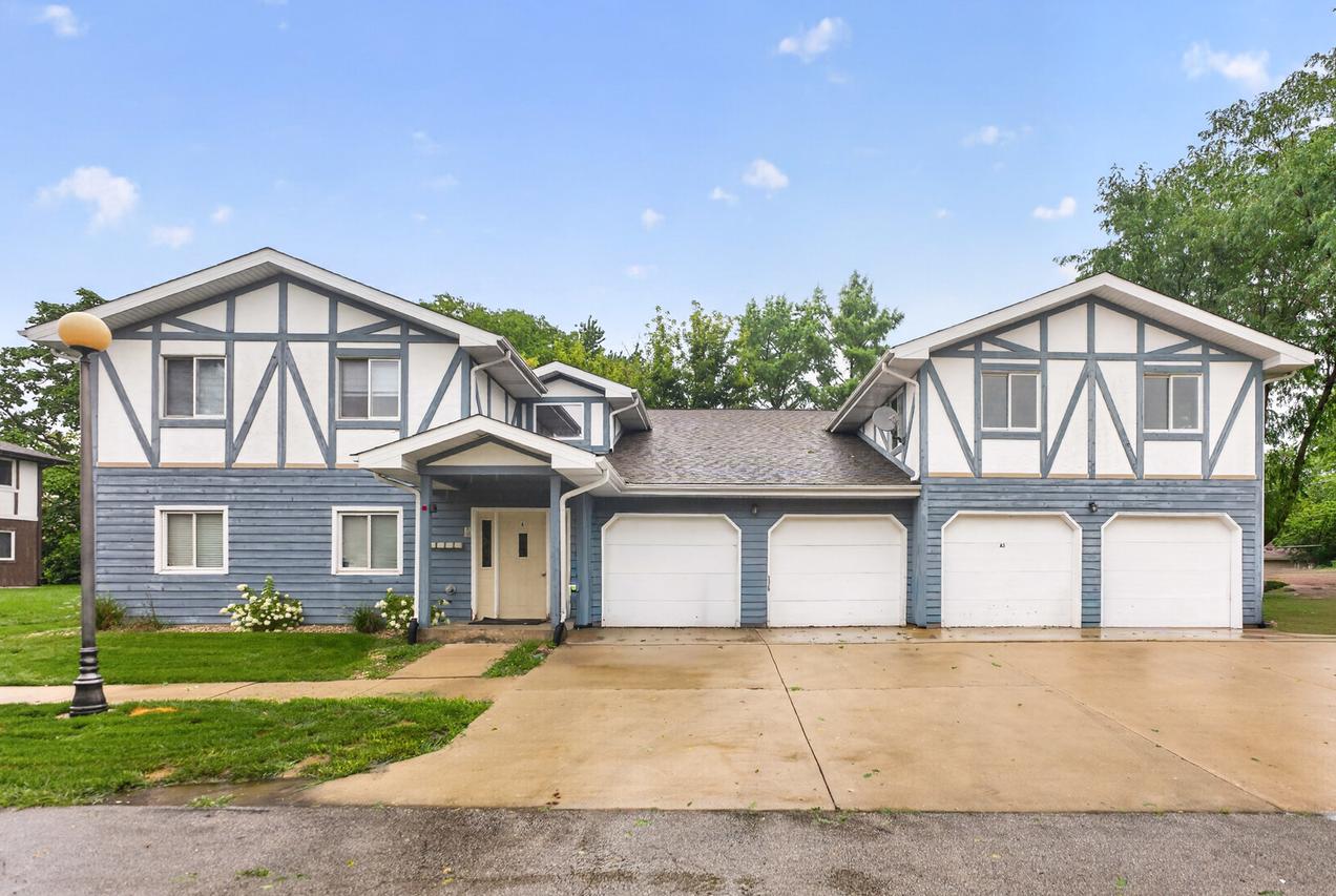 2S640 Cerny Rd. #A4, Warrenville, IL 60555