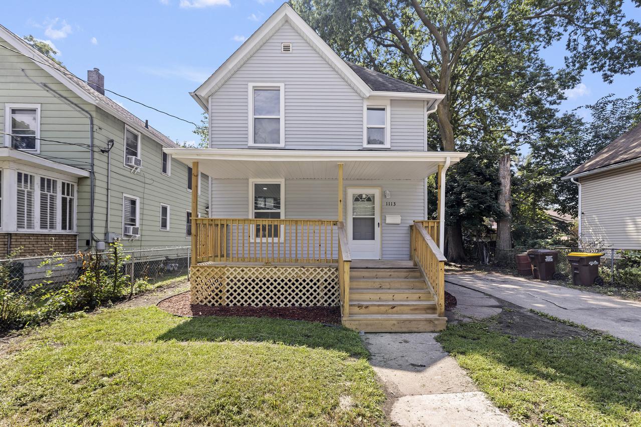 1113 22nd Ave., Rockford, IL 61104