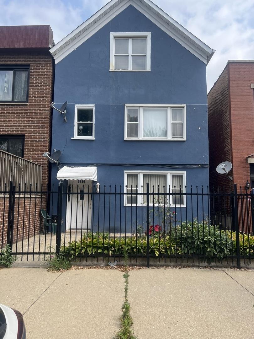 2214 W Erie St., Chicago, IL 60612
