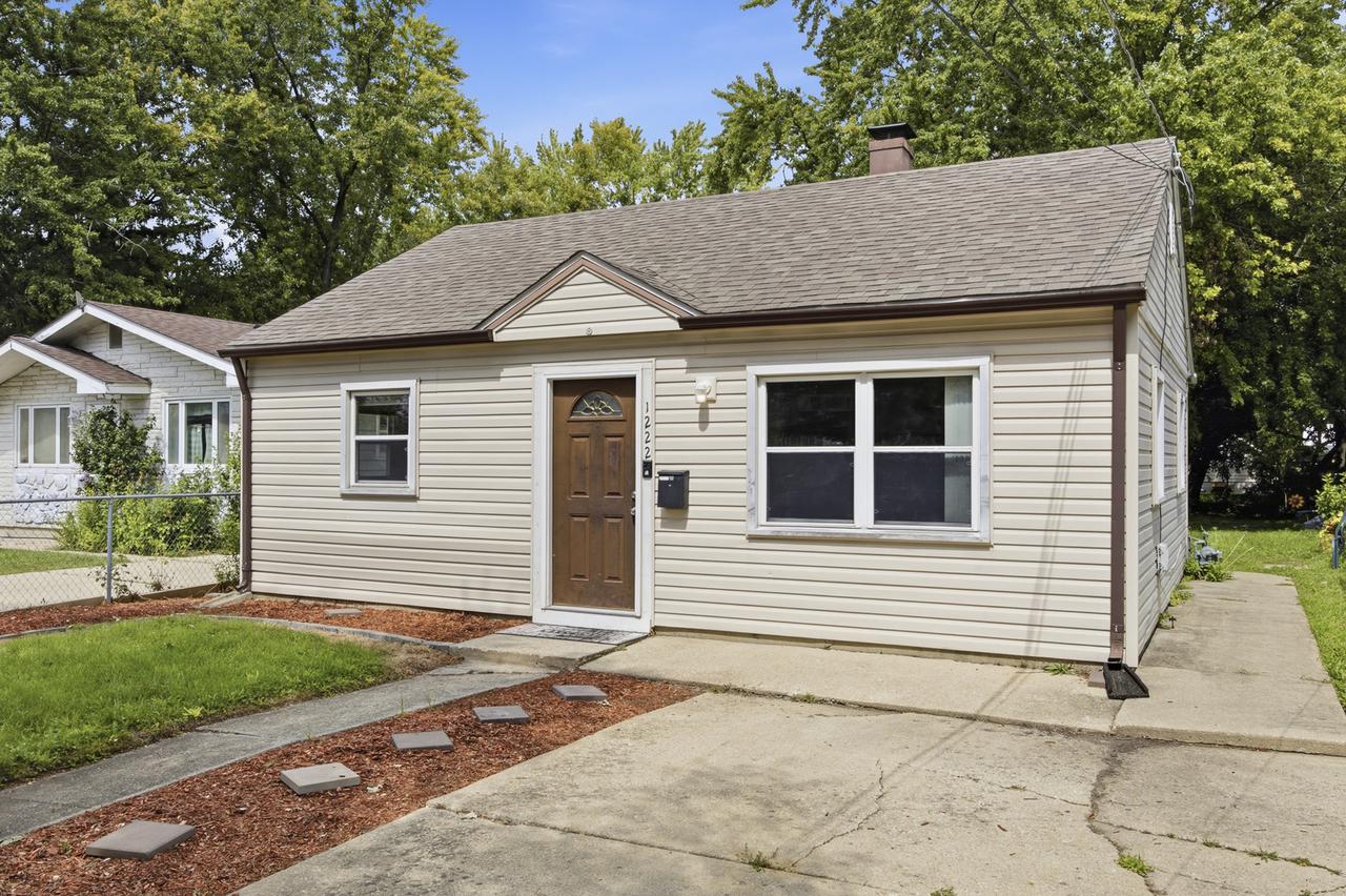 1222 Liberty St., Aurora, IL 60505