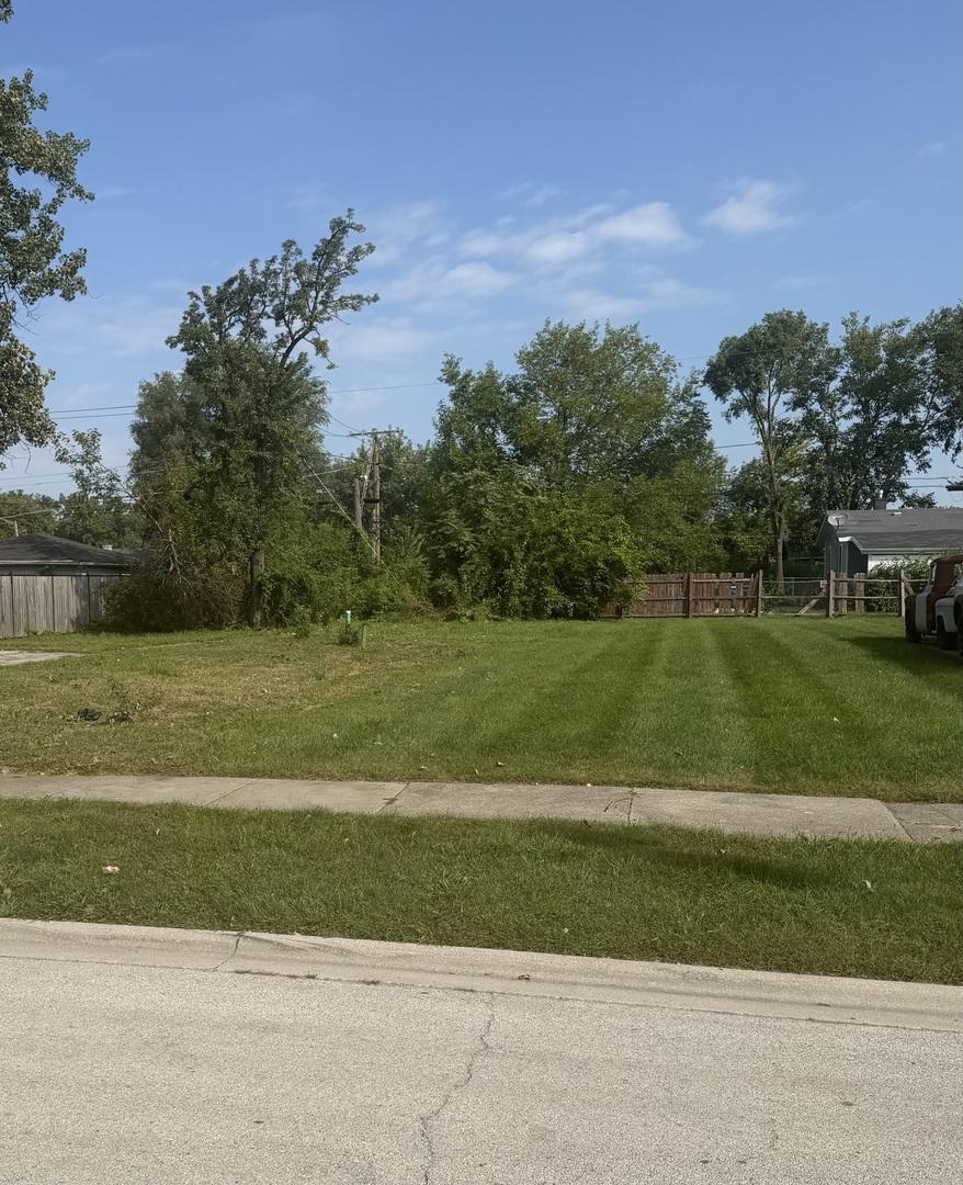 834 E 152nd St., Phoenix, IL 60426