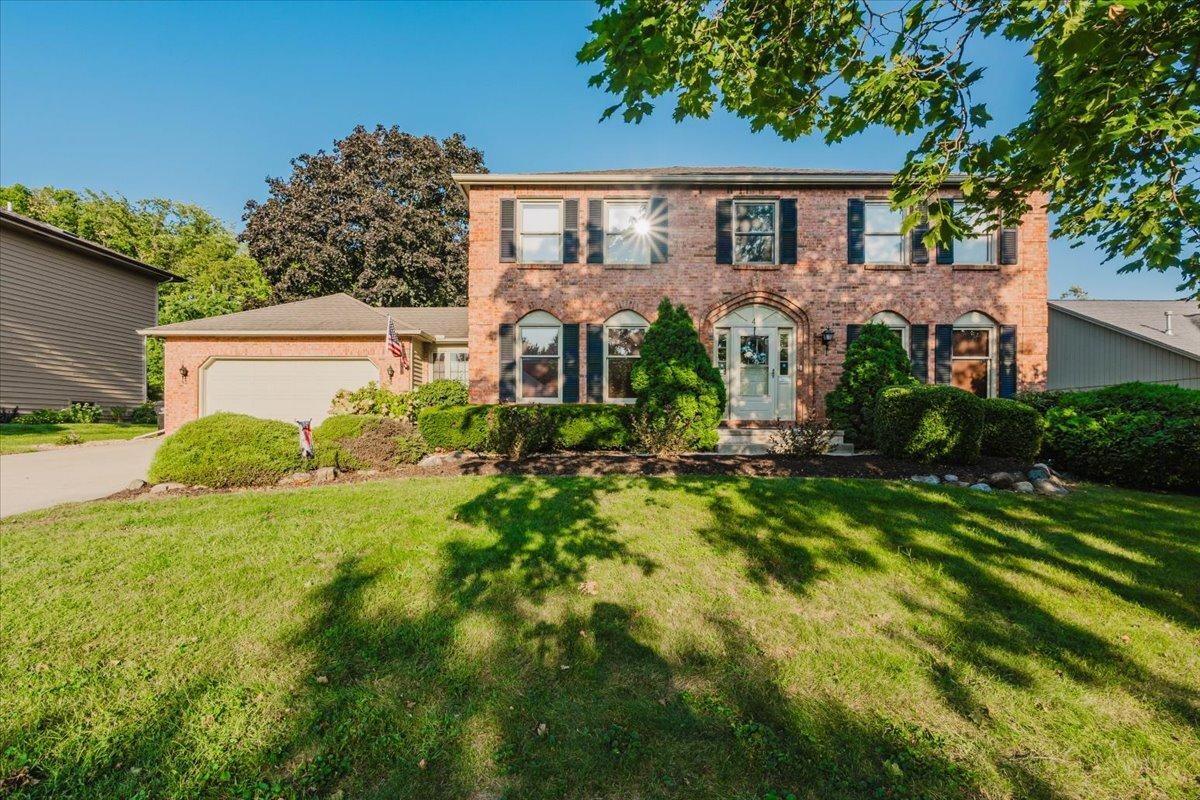 4 Inverness Dr., Bloomington, IL 61701