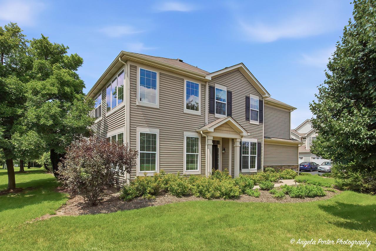 430 S Jade Ln., Round Lake, IL 60073