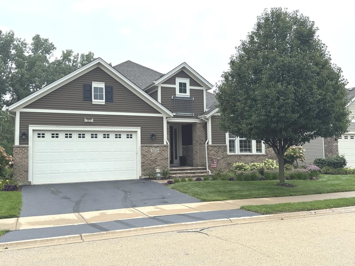 3835 Chesapeake Ln., Naperville, IL 60564
