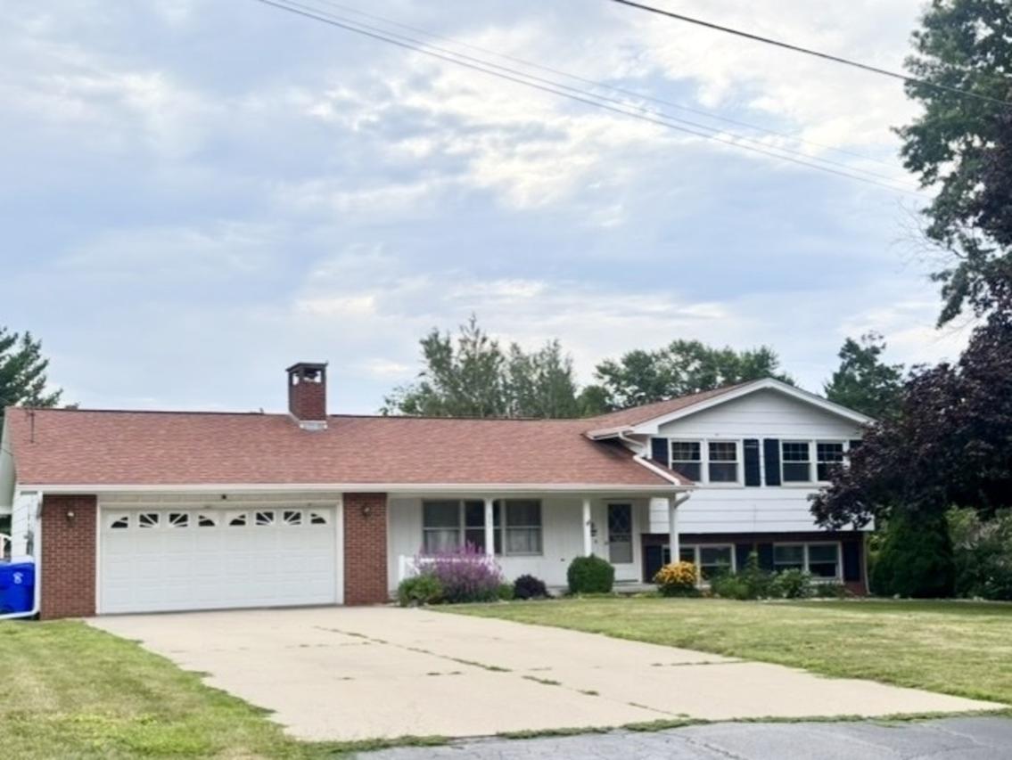 322 Hillside Dr., Kewanee, IL 61443