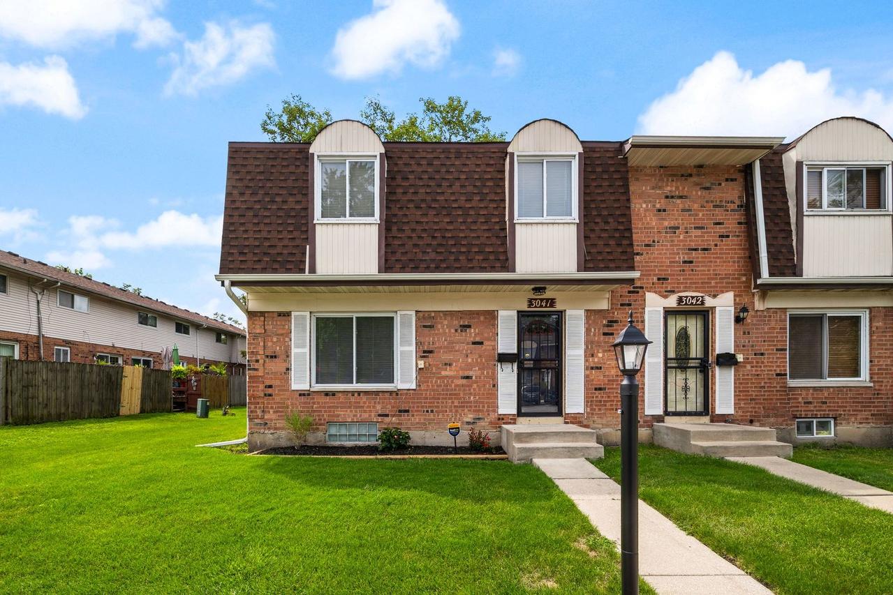 3041 St. Ives Ct., Richton Park, IL 60471
