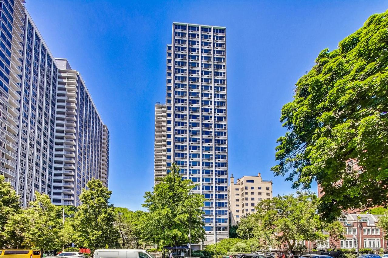 4250 N Marine Dr. #2505, Chicago, IL 60613
