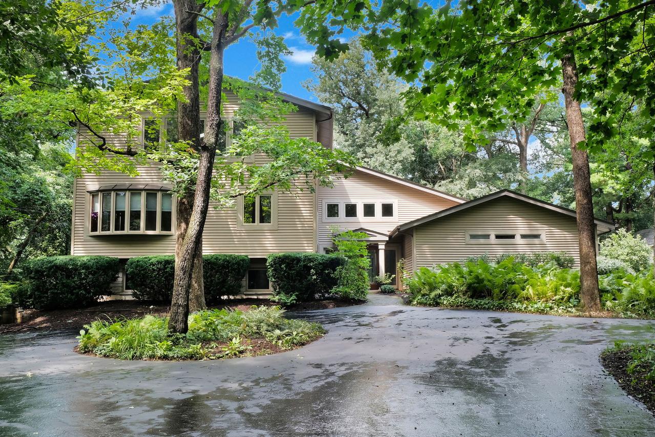 43W976 Oakleaf Dr., Elburn, IL 60119