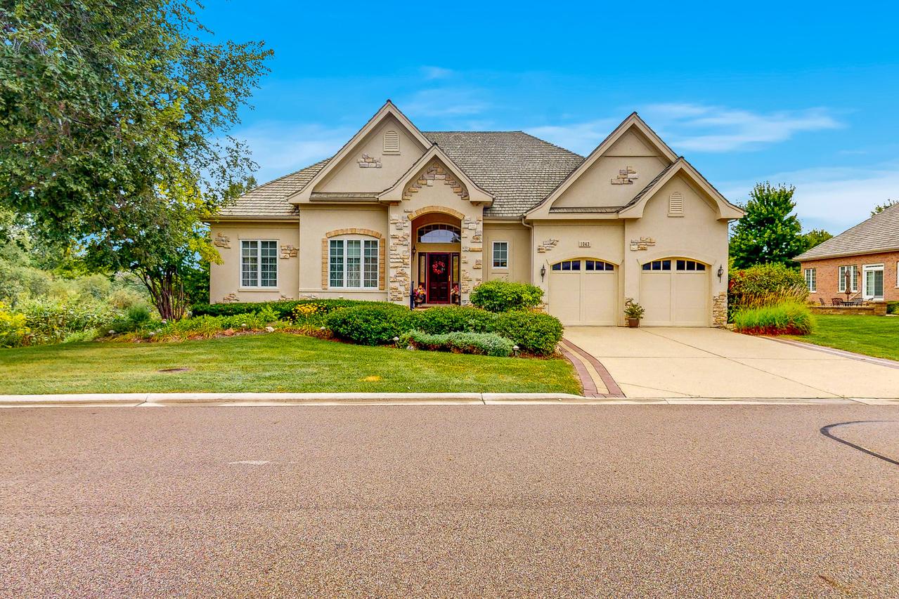 1043 Ridgeview Dr., Inverness, IL 60010