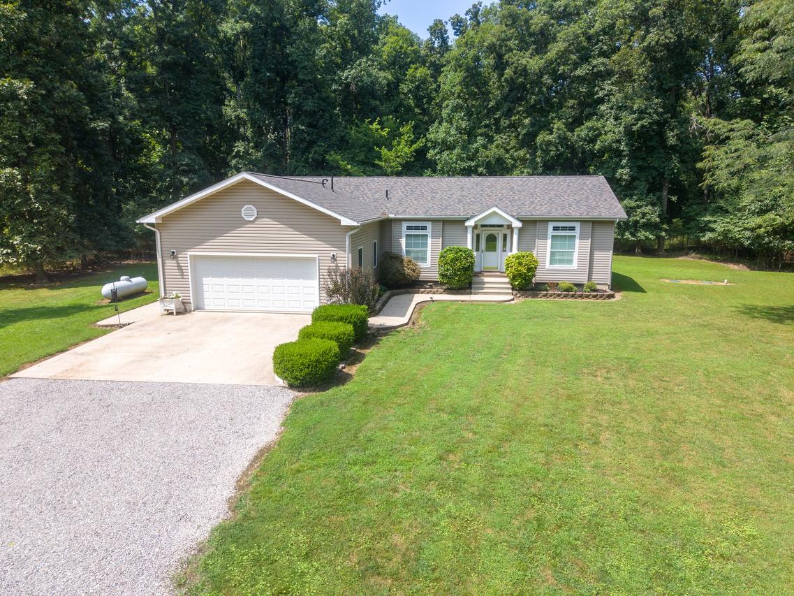 15577 N Stone Ln., Mt Vernon, IL 62864