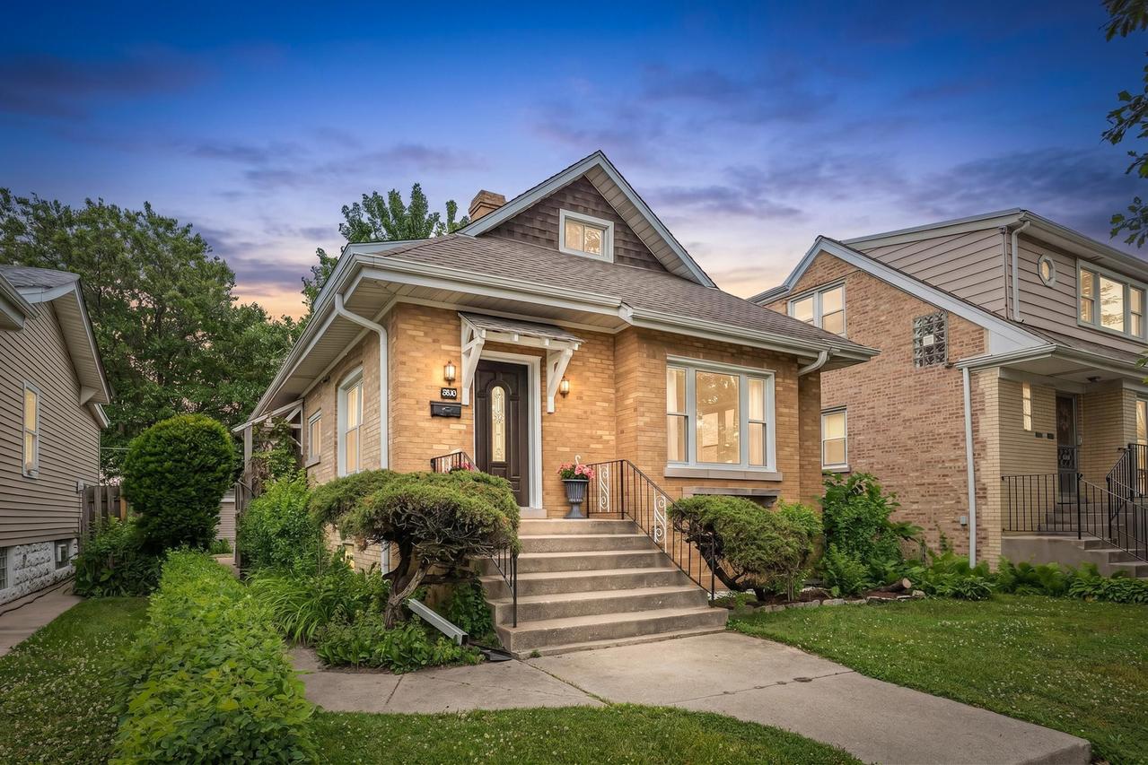 5830 N Nagle Ave., Chicago, IL 60646
