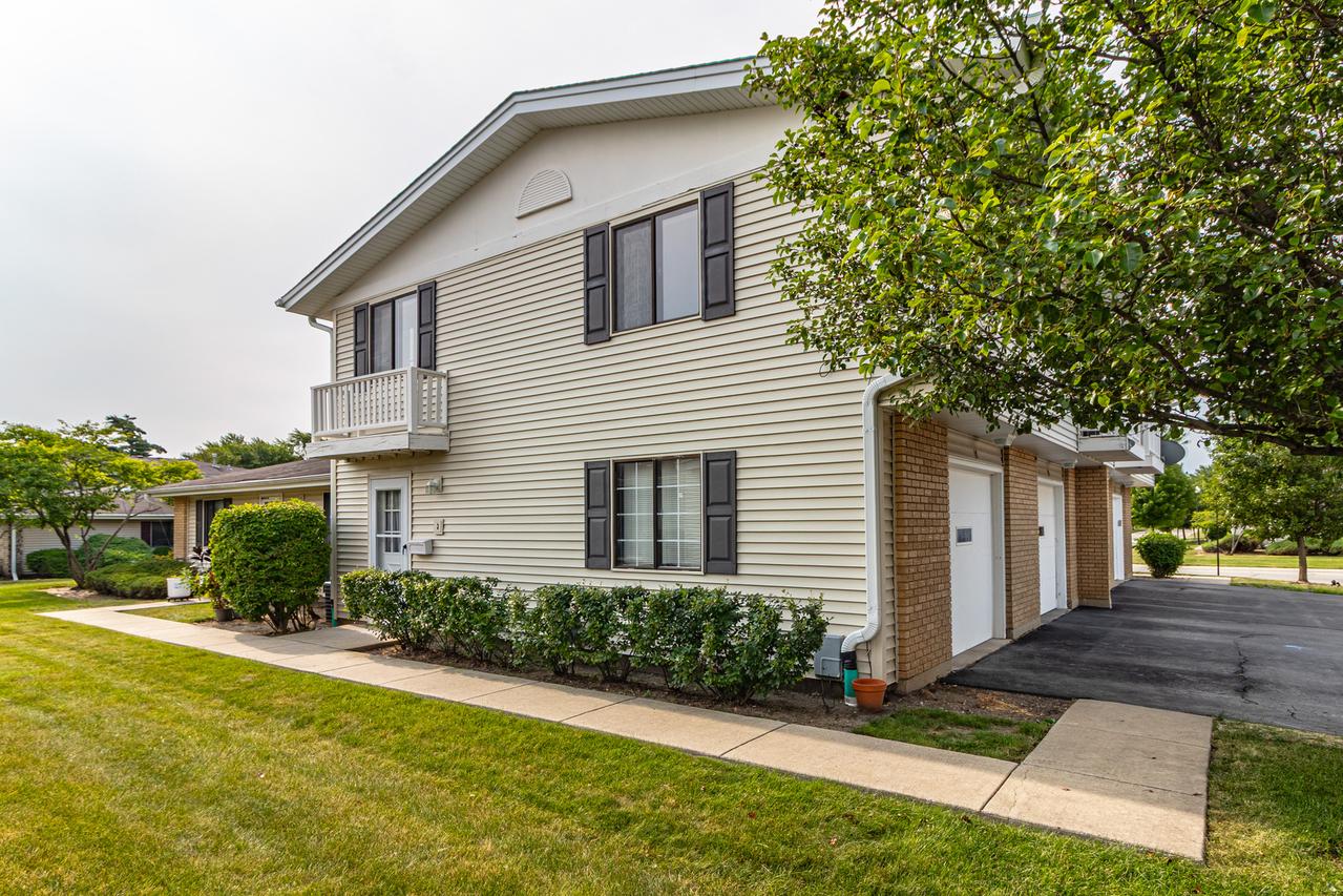 17 Dennis Ct. #773, Schaumburg, IL 60193
