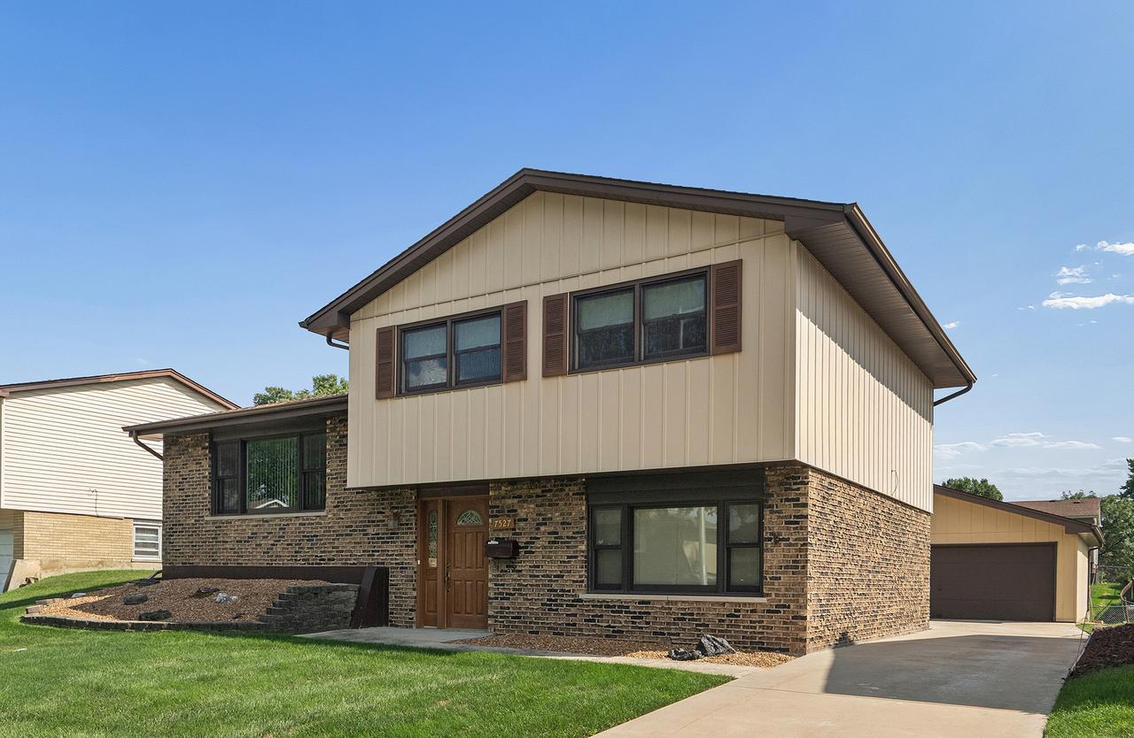 7527 163 St., Tinley Park, IL 60477