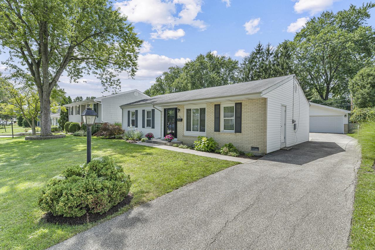 56 Birch Tr., Wheeling, IL 60090