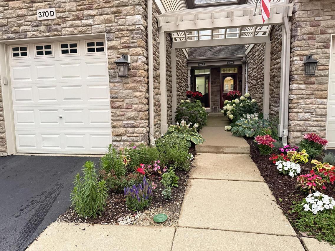 370 W Sundown Ct. #D, Wauconda, IL 60084