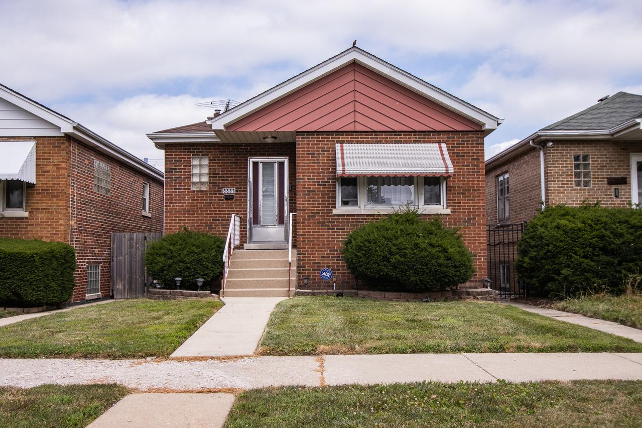 3837 Harvey Ave., Berwyn, IL 60402