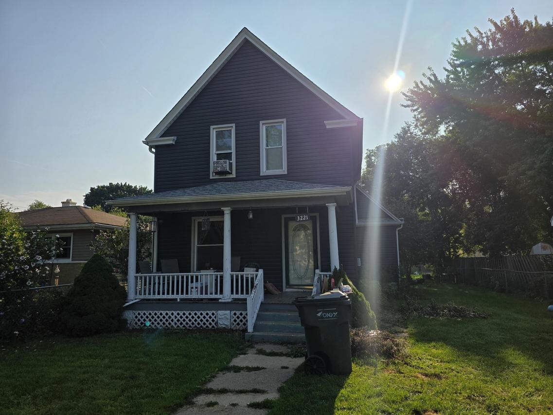 3221 Enoch Ave., Zion, IL 60099