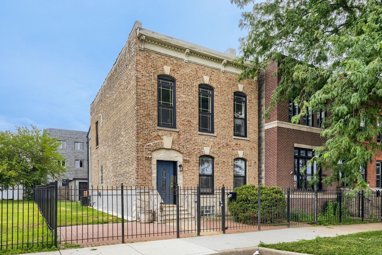2335 W Maypole Ave., Chicago, IL 60612