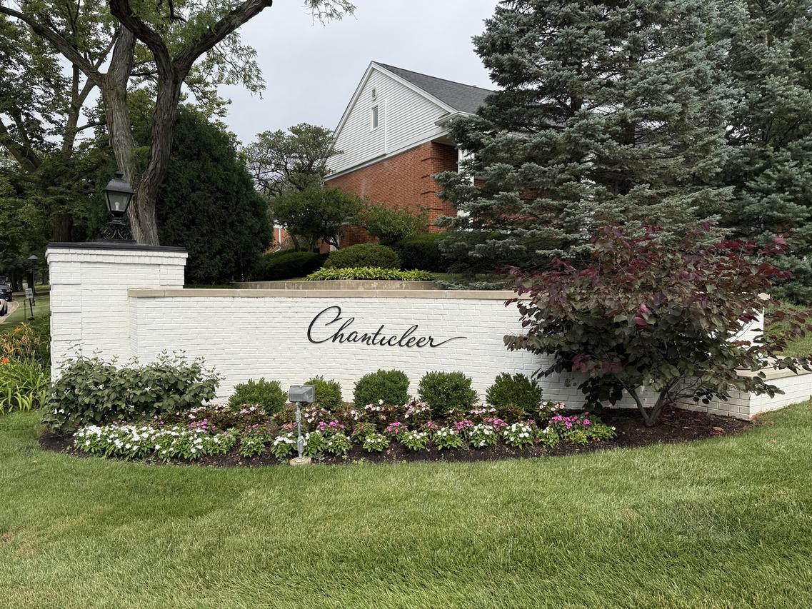 1205 Chanticleer Ln., Hinsdale, IL 60521