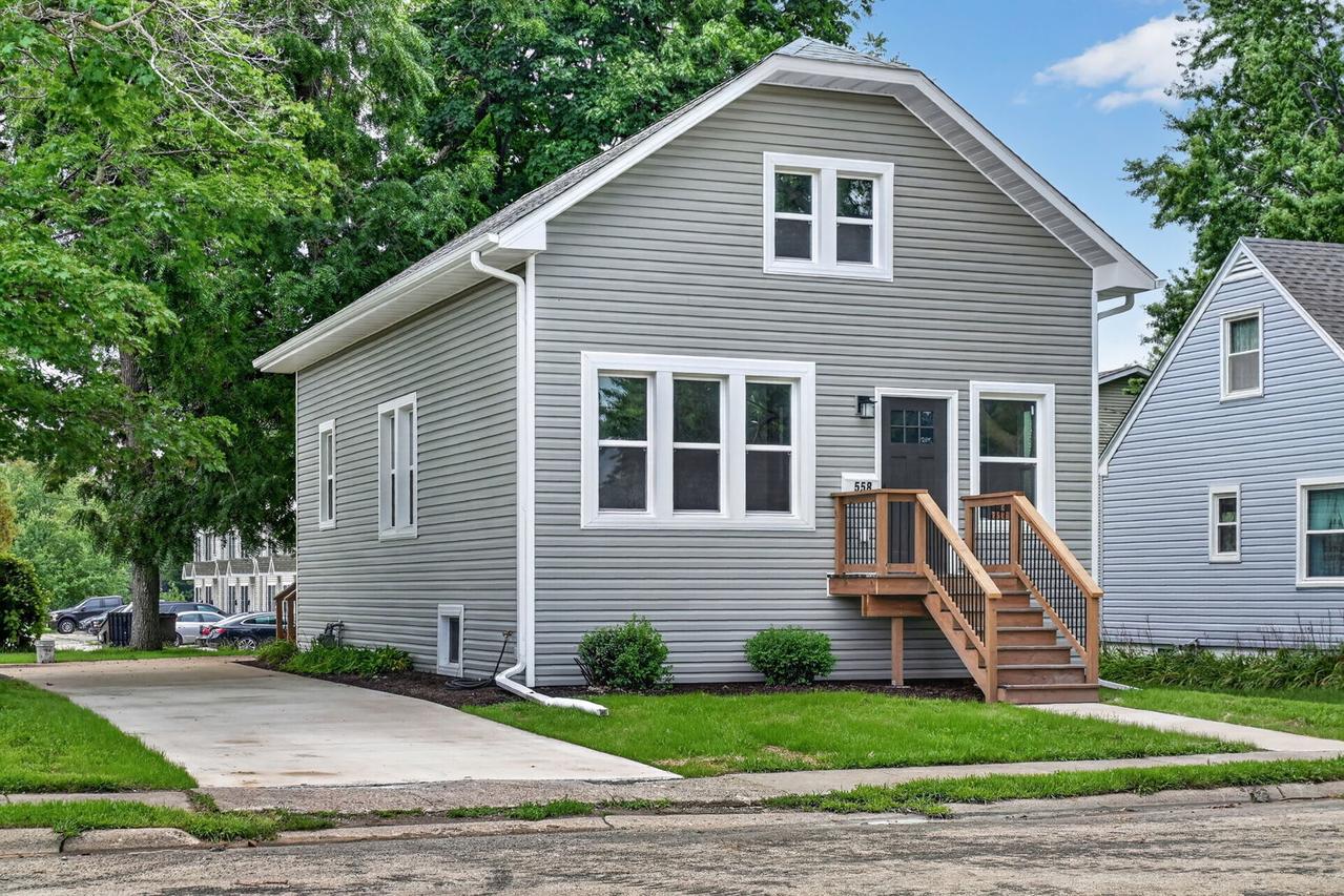 558 S 3rd St., Rochelle, IL 61068