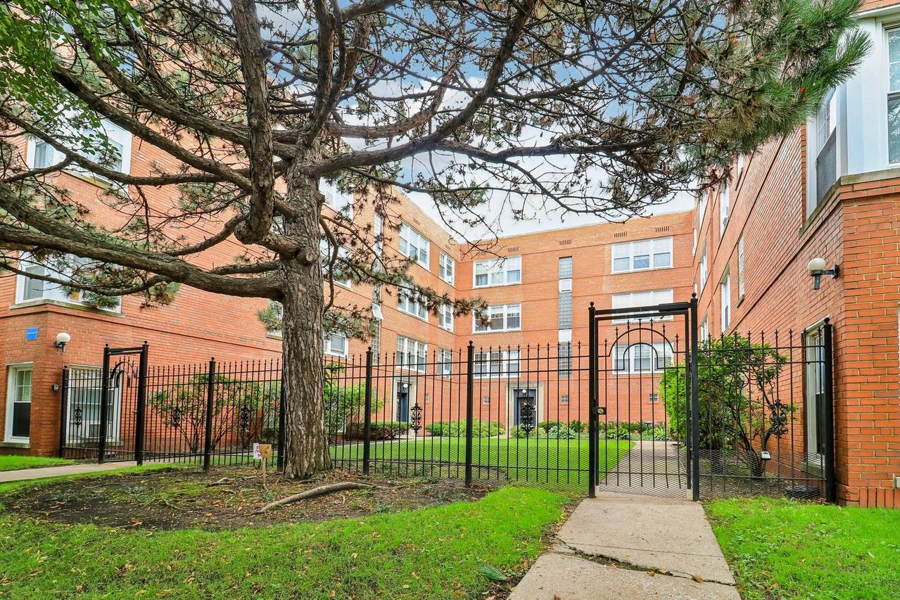 2408 W Farragut Ave. #2A, Chicago, IL 60625