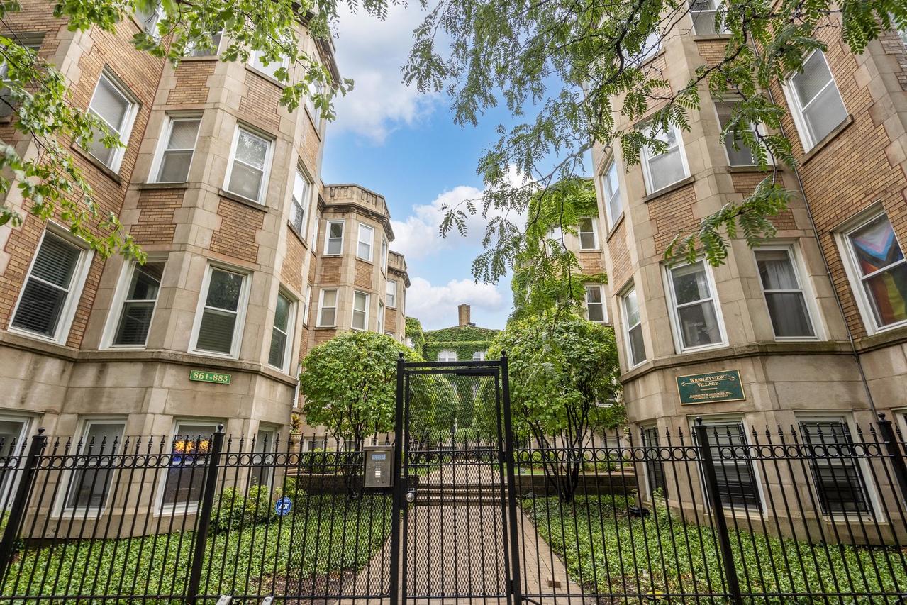 869 W Cornelia Ave. #3, Chicago, IL 60657