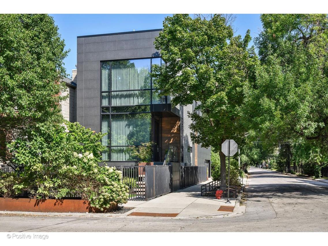 2029 N Hoyne Ave., Chicago, IL 60647