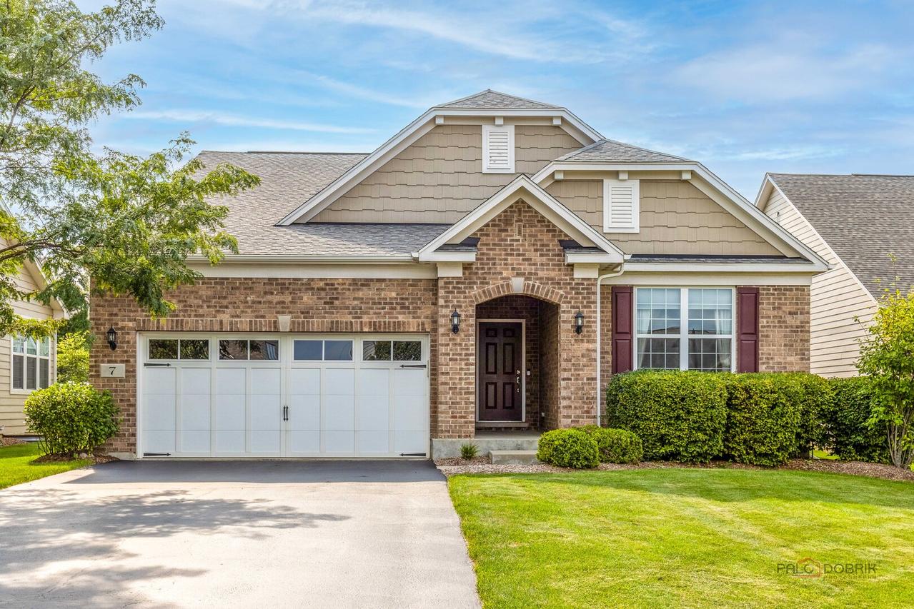 7 Melrose Pl., Hawthorn Woods, IL 60047