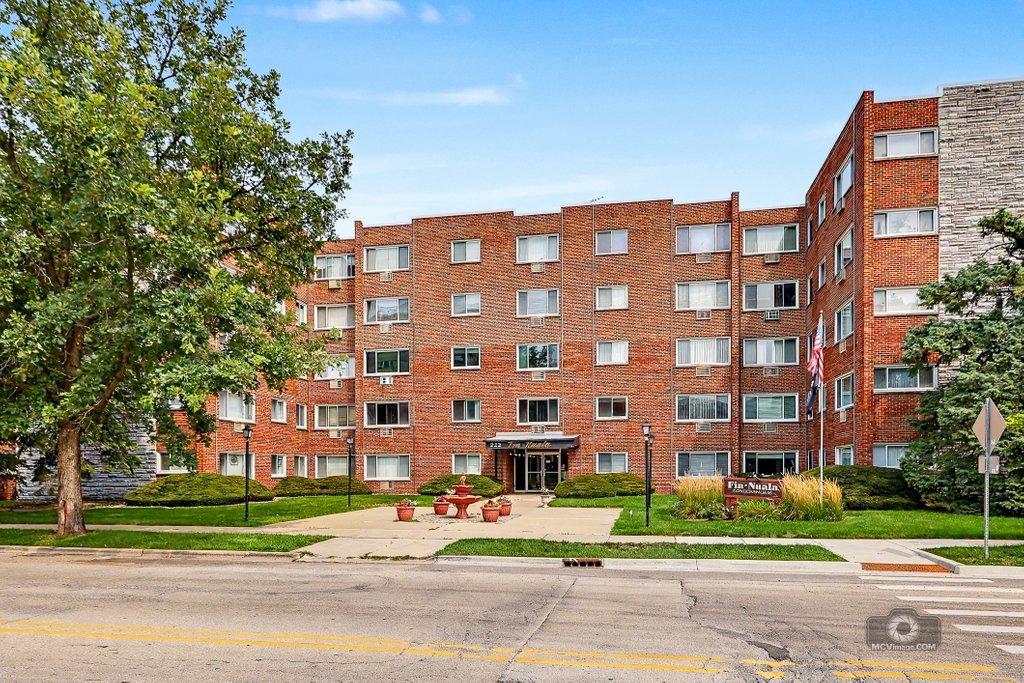 222 Madison St. #109, Joliet, IL 60435
